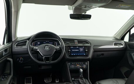 Volkswagen Tiguan II, 2019 год, 2 999 000 рублей, 7 фотография