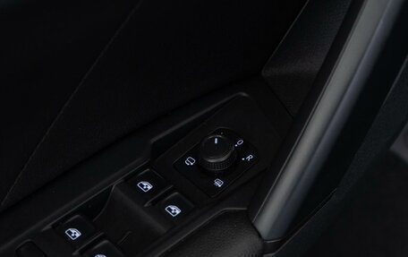 Volkswagen Tiguan II, 2019 год, 2 999 000 рублей, 16 фотография