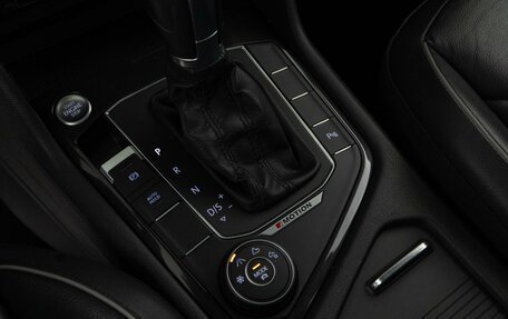 Volkswagen Tiguan II, 2019 год, 2 999 000 рублей, 18 фотография