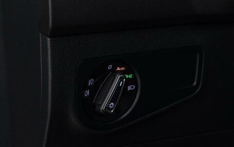 Volkswagen Tiguan II, 2019 год, 2 999 000 рублей, 17 фотография