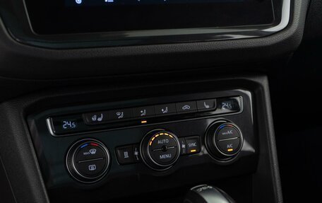 Volkswagen Tiguan II, 2019 год, 2 999 000 рублей, 19 фотография