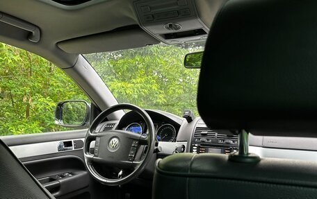 Volkswagen Touareg III, 2004 год, 500 000 рублей, 18 фотография