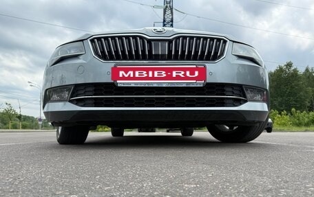 Skoda Superb III рестайлинг, 2019 год, 3 300 000 рублей, 4 фотография