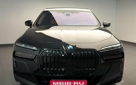 BMW 7 серия, 2025 год, 28 000 000 рублей, 2 фотография