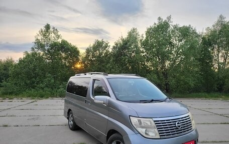 Nissan Elgrand III, 2005 год, 1 600 000 рублей, 9 фотография