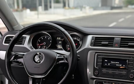 Volkswagen Jetta VI, 2018 год, 1 590 000 рублей, 3 фотография