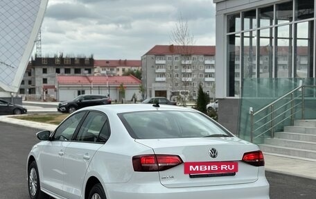 Volkswagen Jetta VI, 2018 год, 1 590 000 рублей, 4 фотография