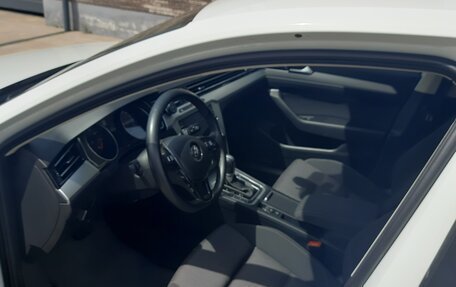 Volkswagen Passat B8 рестайлинг, 2018 год, 1 990 000 рублей, 8 фотография