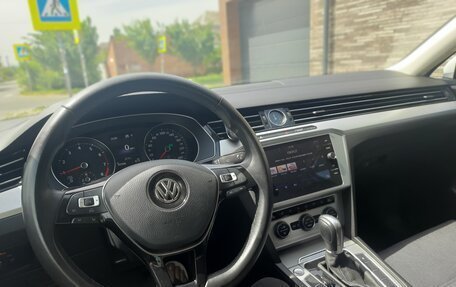 Volkswagen Passat B8 рестайлинг, 2018 год, 1 990 000 рублей, 12 фотография