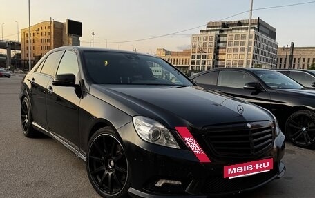 Mercedes-Benz E-Класс, 2011 год, 1 300 000 рублей, 3 фотография