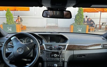 Mercedes-Benz E-Класс, 2011 год, 1 300 000 рублей, 14 фотография