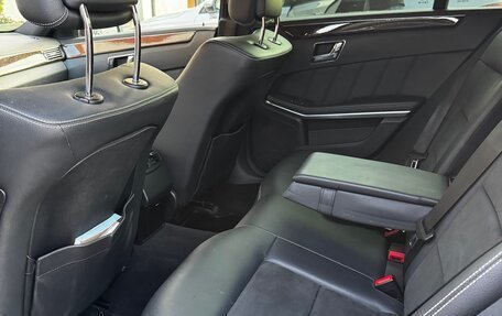 Mercedes-Benz E-Класс, 2011 год, 1 300 000 рублей, 13 фотография