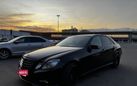 Mercedes-Benz E-Класс, 2011 год, 1 300 000 рублей, 6 фотография