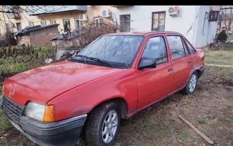 Opel Kadett E рестайлинг, 1986 год, 90 000 рублей, 2 фотография