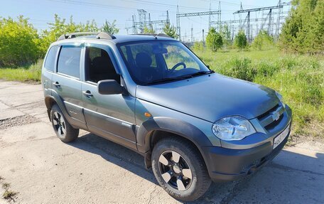 Chevrolet Niva I рестайлинг, 2010 год, 670 000 рублей, 4 фотография