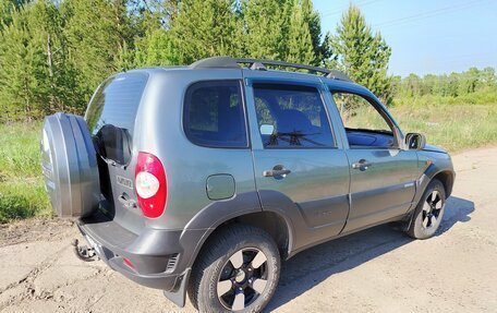 Chevrolet Niva I рестайлинг, 2010 год, 670 000 рублей, 6 фотография