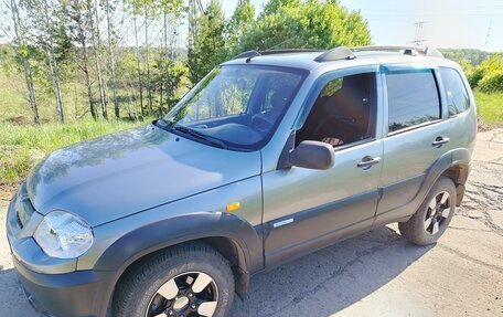 Chevrolet Niva I рестайлинг, 2010 год, 670 000 рублей, 3 фотография