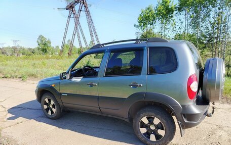 Chevrolet Niva I рестайлинг, 2010 год, 670 000 рублей, 2 фотография