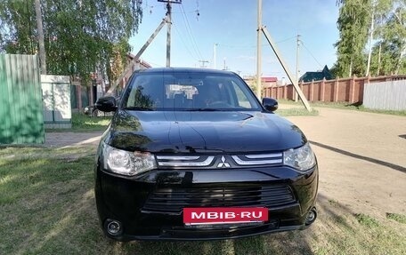 Mitsubishi Outlander III рестайлинг 3, 2012 год, 1 800 000 рублей, 7 фотография