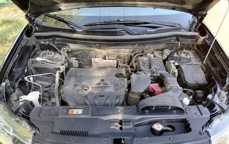 Mitsubishi Outlander III рестайлинг 3, 2012 год, 1 800 000 рублей, 10 фотография