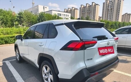 Toyota RAV4, 2021 год, 2 600 000 рублей, 6 фотография