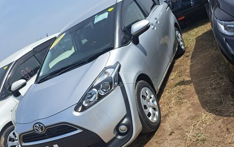 Toyota Sienta II, 2018 год, 1 499 000 рублей, 2 фотография