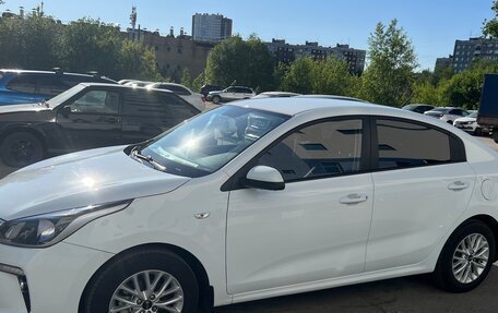 KIA Rio IV, 2018 год, 1 490 000 рублей, 2 фотография