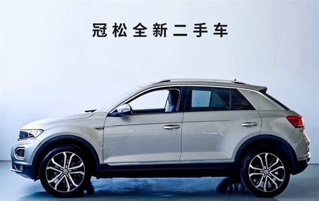Volkswagen T-Roc I, 2021 год, 1 398 000 рублей, 2 фотография