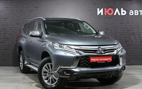 Mitsubishi Pajero Sport III рестайлинг, 2018 год, 2 590 000 рублей, 3 фотография