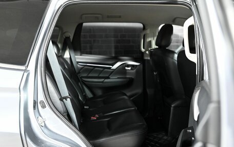 Mitsubishi Pajero Sport III рестайлинг, 2018 год, 2 590 000 рублей, 18 фотография