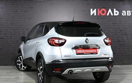 Renault Kaptur I рестайлинг, 2018 год, 1 780 000 рублей, 4 фотография