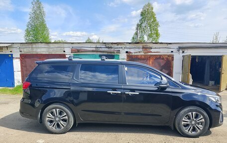 KIA Carnival III, 2019 год, 3 000 000 рублей, 12 фотография