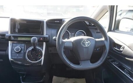 Toyota Wish II, 2017 год, 1 078 000 рублей, 9 фотография