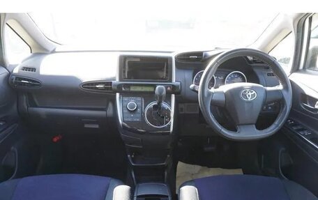 Toyota Wish II, 2017 год, 1 078 000 рублей, 10 фотография