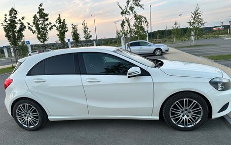 Mercedes-Benz A-Класс, 2015 год, 1 600 000 рублей, 4 фотография