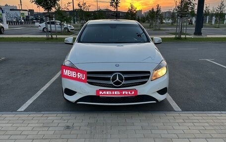Mercedes-Benz A-Класс, 2015 год, 1 600 000 рублей, 3 фотография