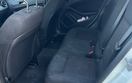 Mercedes-Benz A-Класс, 2015 год, 1 600 000 рублей, 18 фотография