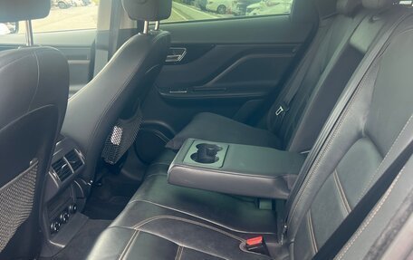 Jaguar F-Pace, 2018 год, 3 000 000 рублей, 10 фотография