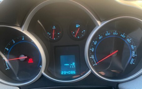Chevrolet Cruze II, 2011 год, 700 000 рублей, 7 фотография