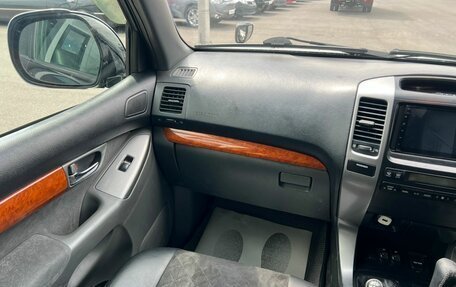 Toyota Land Cruiser Prado 120 рестайлинг, 2004 год, 1 699 000 рублей, 14 фотография