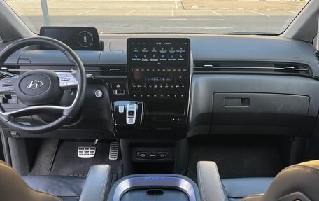 Hyundai Staria, 2023 год, 6 250 000 рублей, 11 фотография