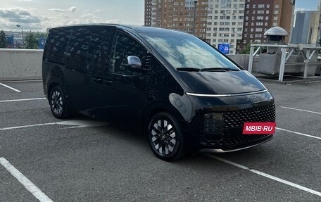 Hyundai Staria, 2023 год, 6 250 000 рублей, 3 фотография