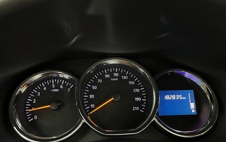Renault Logan II, 2015 год, 520 000 рублей, 8 фотография