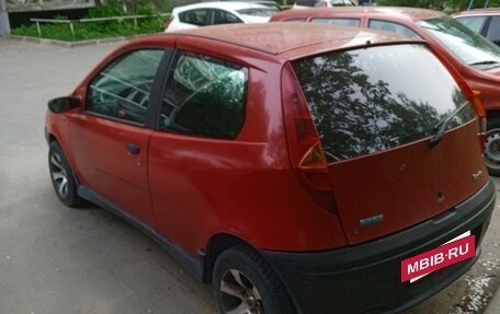 Fiat Punto III Punto Evo рестайлинг, 2002 год, 130 000 рублей, 2 фотография