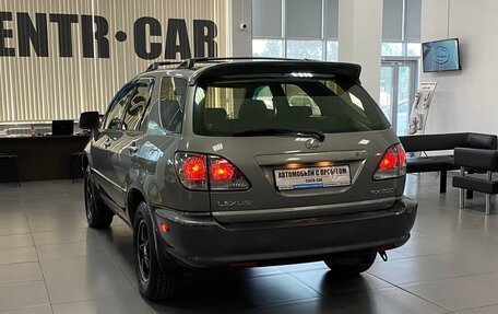 Lexus RX IV рестайлинг, 2002 год, 1 025 000 рублей, 4 фотография