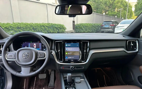 Volvo S60 III, 2022 год, 2 415 000 рублей, 5 фотография