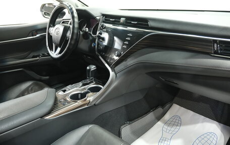 Toyota Camry, 2018 год, 2 699 000 рублей, 8 фотография