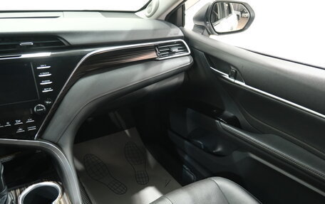 Toyota Camry, 2018 год, 2 699 000 рублей, 11 фотография