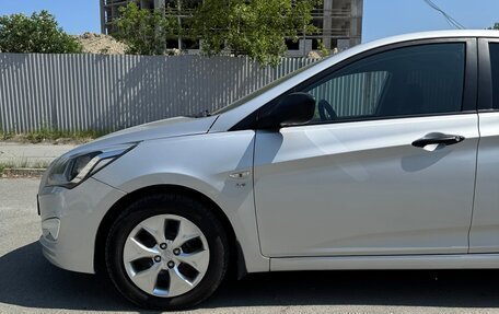 Hyundai Solaris II рестайлинг, 2015 год, 950 000 рублей, 8 фотография