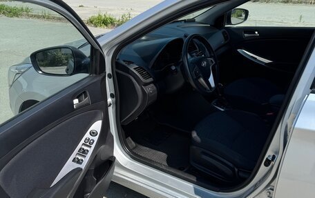 Hyundai Solaris II рестайлинг, 2015 год, 950 000 рублей, 9 фотография